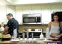 Horny Wife Makes Step Daughter Share Cock While Dad Cooks S7:E8